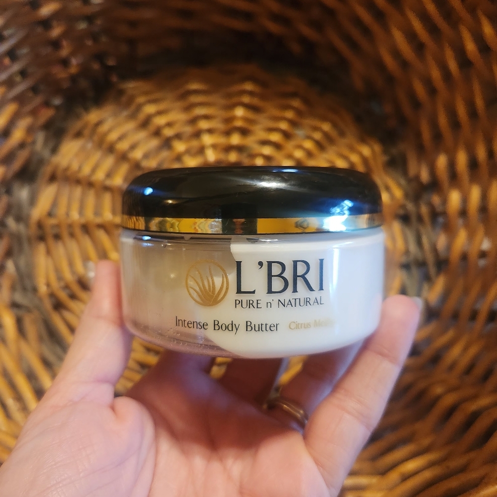 Luxurious Cream Moisturizer for Radiant Skin